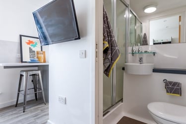 Sea View Studio at Oldway Centre, 39 High Street, City Centre, Swansea, SA11LA - Image 10